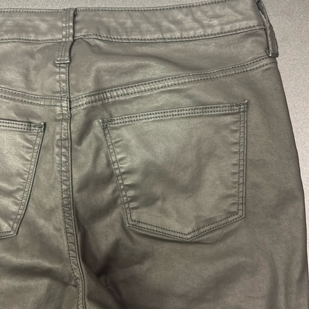 Universal thread black high rise metallic waxed jeans size 6/28r